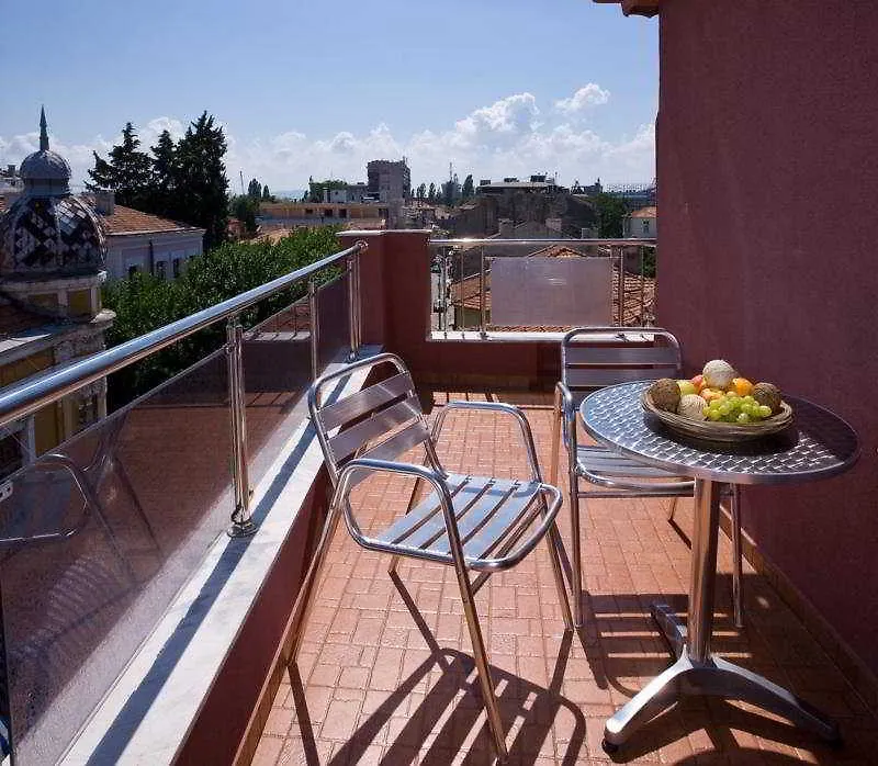 Guest house Apart & Rooms Fotinov Burgas