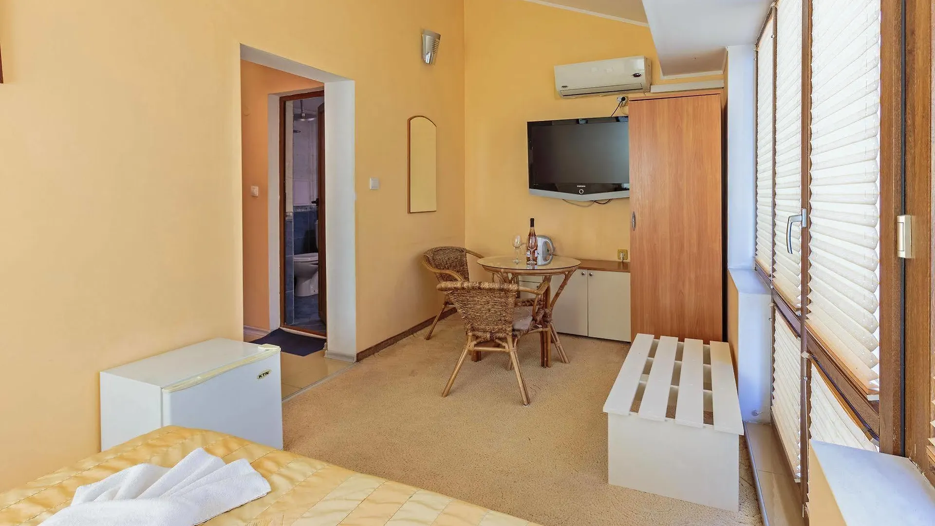 Apart & Rooms Fotinov Burgas City Gæstehus