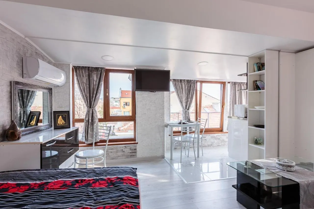 Apart & Rooms Fotinov Burgas City Gæstehus