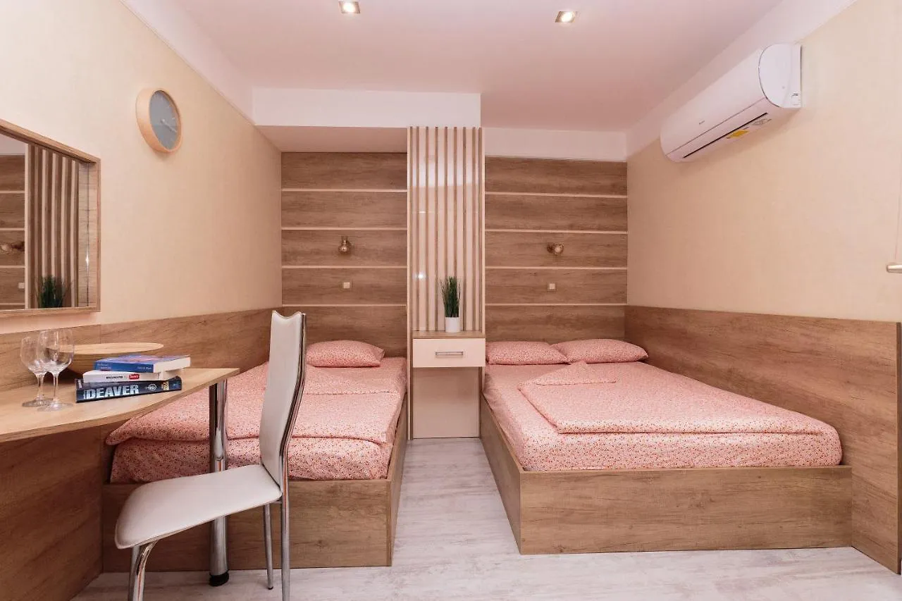 Apart & Rooms Fotinov Burgas City 2*,